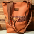 Safir Tote Bag with a Magnet Clasp